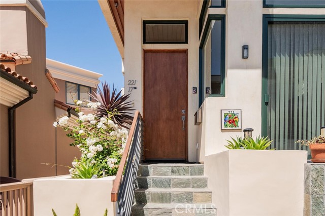 221 17th, Manhattan Beach, California 90266, 5 Bedrooms Bedrooms, ,6 BathroomsBathrooms,Residential,For Sale,17th,SR26091960