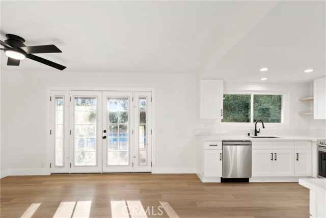 13711 Farmington Road, Tustin CA: https://media.crmls.org/medias/6c8798bd-789d-4b05-a5c9-8a324a2be7a8.jpg