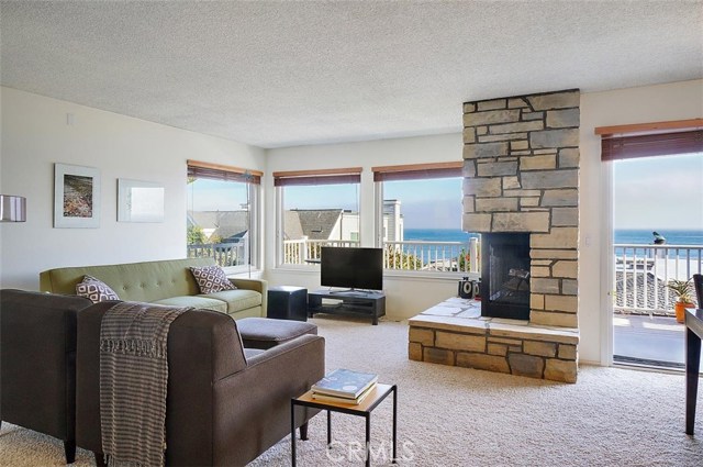 Detail Gallery Image 4 of 26 For 557 Lucerne Rd #4,  Cayucos,  CA 93430 - 2 Beds | 2 Baths