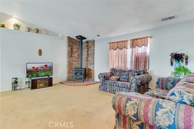 Detail Gallery Image 10 of 36 For 21919 Standing Rock Ave, Apple Valley,  CA 92307 - 4 Beds | 2 Baths