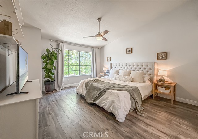 450 Country Club Drive, Simi Valley CA: https://media.crmls.org/medias/6c888a93-41bb-4a88-9cc8-0fd0ef35e6ff.jpg