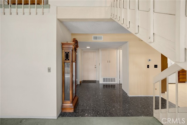 Detail Gallery Image 5 of 39 For 2622 N Tustin Ave (147),  Santa Ana,  CA 92705 - 3 Beds | 2/1 Baths