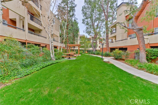 Detail Gallery Image 21 of 26 For 21550 Burbank Bld #316,  Woodland Hills,  CA 91367 - 2 Beds | 2 Baths