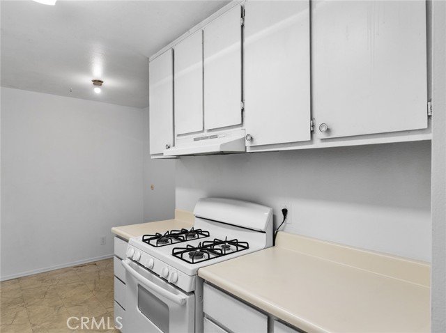 4919 Indian Wood Road, Culver City CA: https://media.crmls.org/medias/6c88ff36-c6b0-478f-ba06-00599dcd76f2.jpg