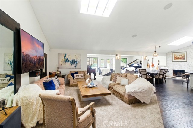 342 Canyon View Drive, Calimesa CA: https://media.crmls.org/medias/6c8900fc-5591-4e25-9946-ef7d71a2892e.jpg