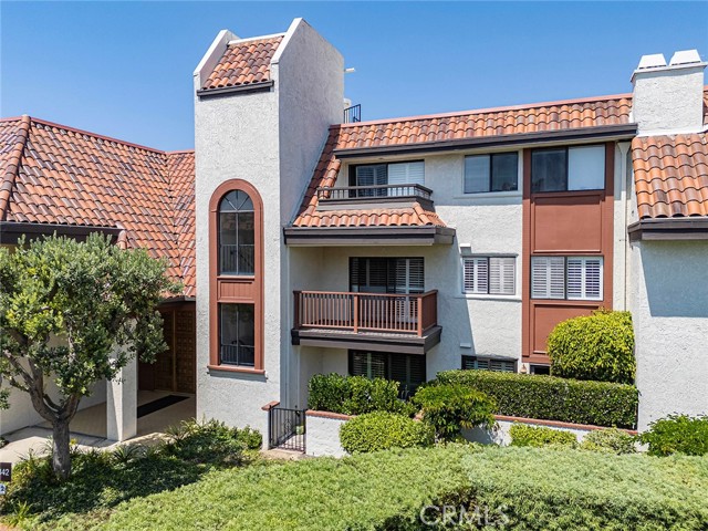 6322 Riviera Cir., Long Beach CA: https://media.crmls.org/medias/6c8a37ad-c151-4736-80cd-6ef47ced0e12.jpg
