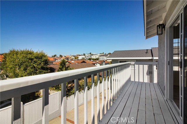 Detail Gallery Image 22 of 26 For 1933 Voorhees Ave a,  Redondo Beach,  CA 90278 - 4 Beds | 3 Baths