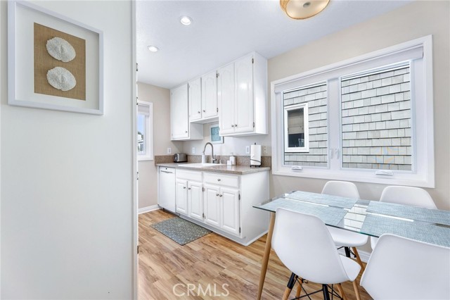 Detail Gallery Image 36 of 52 For 337 10th, Manhattan Beach,  CA 90266 - 5 Beds | 3/1 Baths