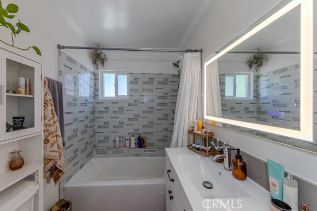 4712 Townsend Avenue, Los Angeles CA: https://media.crmls.org/medias/6c8b4be1-13d1-431d-93dd-fdc31fb234eb.jpg