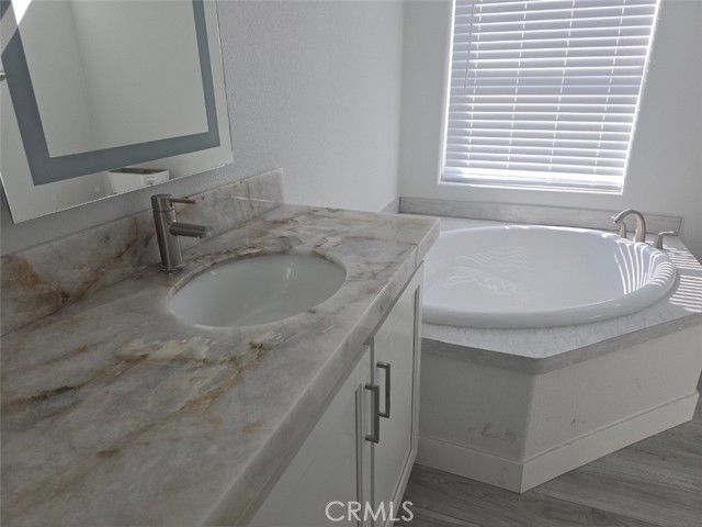 21500 Lassen, Chatsworth CA: https://media.crmls.org/medias/6c8b90c2-b18d-4413-a482-5c2f05e50b29.jpg