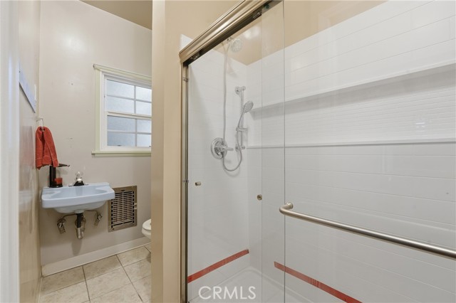 Detail Gallery Image 16 of 28 For 1917 E Harding, Long Beach,  CA 90805 - 2 Beds | 2 Baths