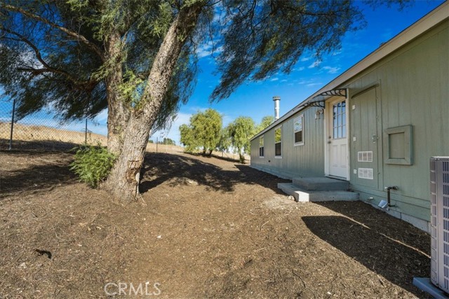 Detail Gallery Image 5 of 51 For 26201 State Highway 74, Perris,  CA 92570 - 4 Beds | 2 Baths