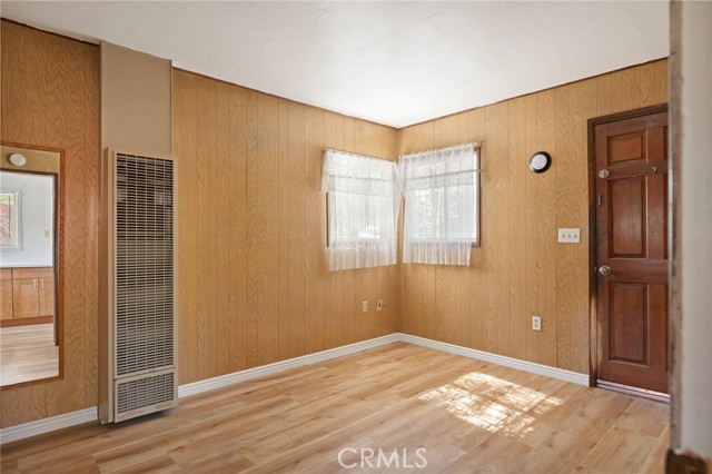 Detail Gallery Image 7 of 18 For 32930 Rim of the World, Running Springs,  CA 92382 - 2 Beds | 2 Baths