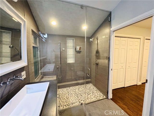 Detail Gallery Image 20 of 44 For 11905 Paso Robles, Granada Hills,  CA 91344 - 4 Beds | 3 Baths