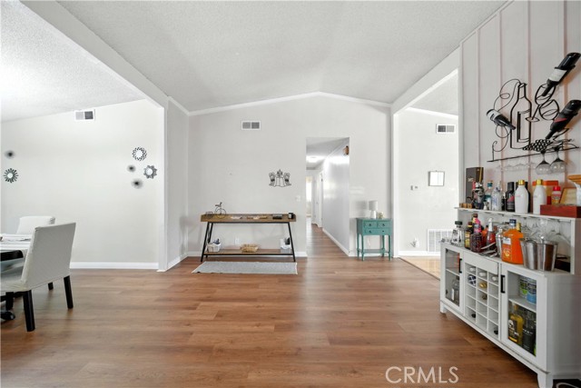 11811 La Serna Drive, Whittier CA: https://media.crmls.org/medias/6c8d2c41-f9cb-48eb-9841-fb035d5459a6.jpg
