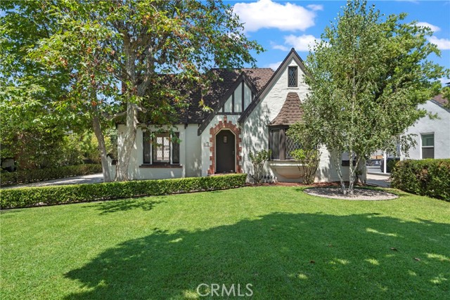 2404 N Poinsettia, Santa Ana CA: https://media.crmls.org/medias/6c8e1916-2f84-4b79-b93b-2949d0ebbf96.jpg