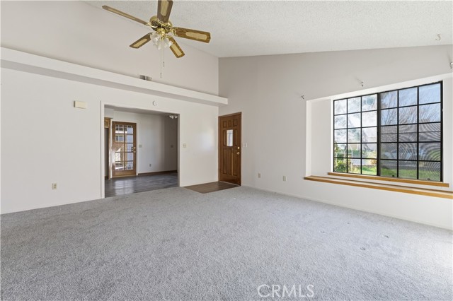 Detail Gallery Image 4 of 14 For 11049 Rome Beauty Dr, California City,  CA 93505 - 3 Beds | 2 Baths