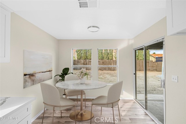 Detail Gallery Image 8 of 28 For 37649 Arlington Ct, Palmdale,  CA 93552 - 4 Beds | 3 Baths