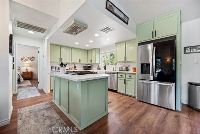 Detail Gallery Image 12 of 48 For 7215 Kourie Way, Oak Hills,  CA 92344 - 2 Beds | 2 Baths