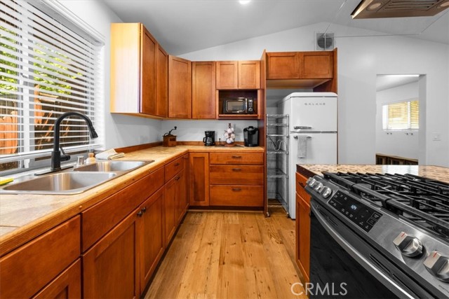 Detail Gallery Image 8 of 30 For 39965 Hillcrest, Big Bear Lake,  CA 92315 - 4 Beds | 2 Baths