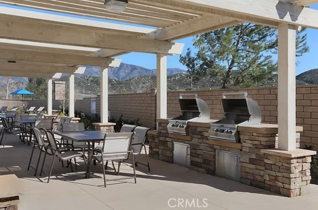 3985 Arrow Wood Road, San Bernardino CA: https://media.crmls.org/medias/6c919c44-1636-459e-8406-0efd34071068.jpg
