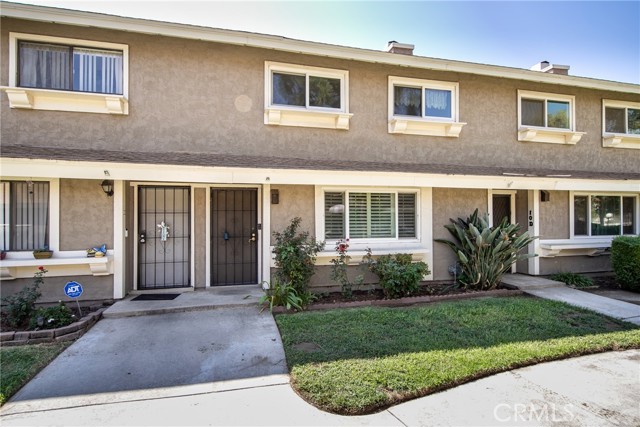 Detail Gallery Image 1 of 1 For 2061 W Redlands Bld 10c,  Redlands,  CA 92373 - 3 Beds | 2/1 Baths