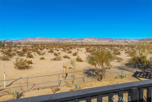 1421 Sunrise Avenue, 29 Palms CA: https://media.crmls.org/medias/6c91c7aa-3f42-4426-8682-df93cfdef7a4.jpg