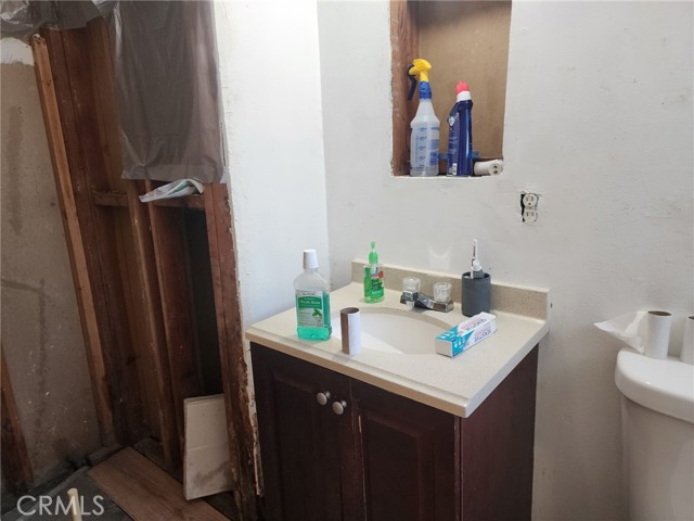 Detail Gallery Image 8 of 11 For 2025 50th Ave, Sacramento,  CA 95822 - 4 Beds | 2 Baths