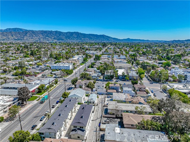 Detail Gallery Image 8 of 9 For 11450 Oxnard St, North Hollywood,  CA 91606 - 3 Beds | 1 Baths