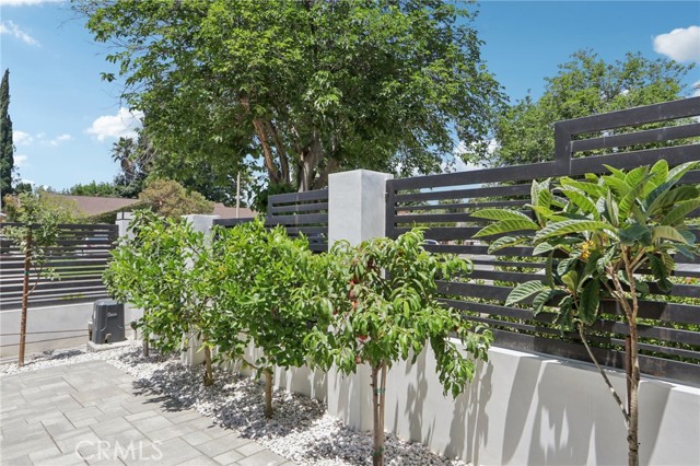10418 Rubio Avenue, Granada Hills CA: https://media.crmls.org/medias/6c946cf4-7036-4c59-8d42-fa4f33cb56f1.jpg