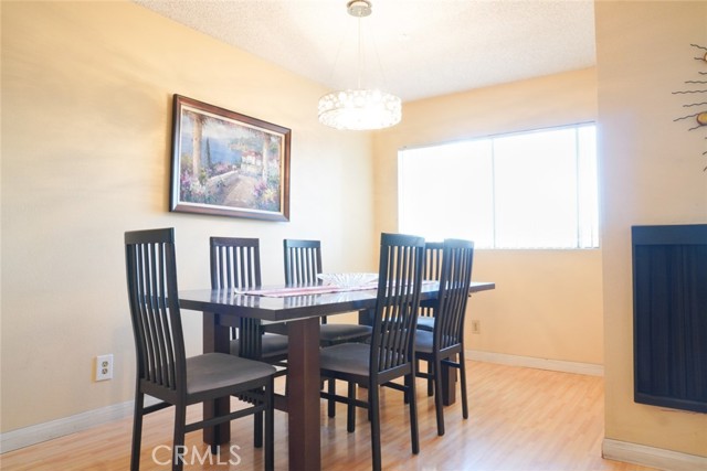 570 W Stocker Street, Glendale CA: https://media.crmls.org/medias/6c946ff2-7b53-44bf-8410-46db9c4c8757.jpg