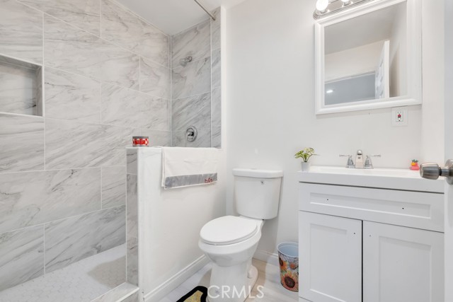 Detail Gallery Image 41 of 61 For 7701 Baird Ave, Reseda,  CA 91335 - – Beds | – Baths