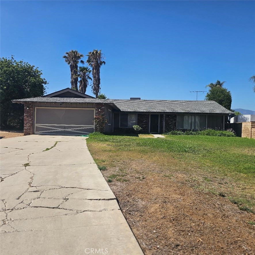 2400 Vine Avenue