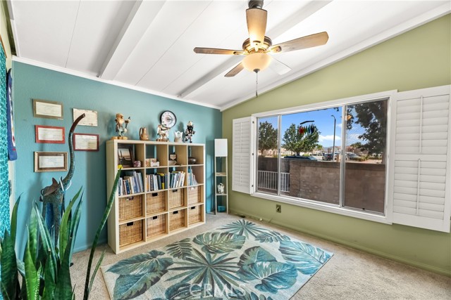 1735 Mango Way, Hemet CA: https://media.crmls.org/medias/6c95bc64-055d-40d2-acb7-5c6e37988317.jpg