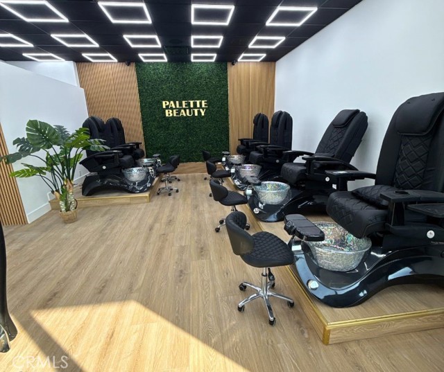 459 W Broadway, Glendale CA: https://media.crmls.org/medias/6c962a13-062b-438b-9d3f-b96693fba008.jpg