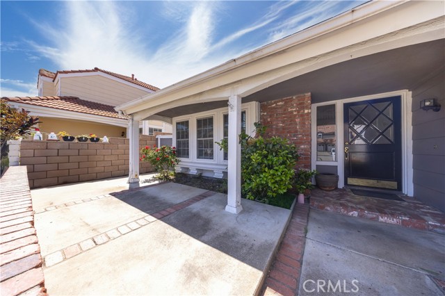 29 Farragut, Irvine CA: https://media.crmls.org/medias/6c963e52-1c5a-4f4f-89e7-20fc980d14b2.jpg