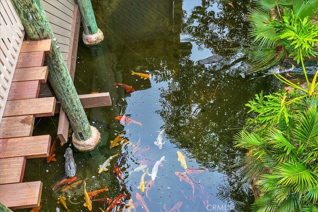 https://media.crmls.org/medias/6c965b0c-bbde-4dd1-8403-e1e0f9e871d0.jpg?preset=X-Large