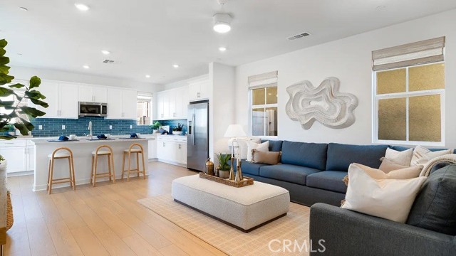 Detail Gallery Image 6 of 23 For 1722 Eagle Rd, Rialto,  CA 92376 - 3 Beds | 2/1 Baths