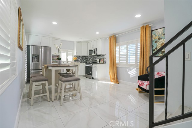 Detail Gallery Image 27 of 29 For 17891 Caledonia, Huntington Beach,  CA 92647 - 5 Beds | 3/2 Baths