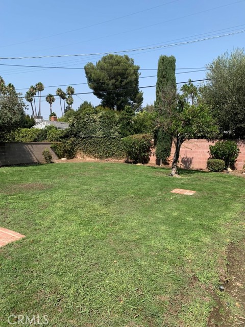 Detail Gallery Image 10 of 11 For 13627 Huston St, Sherman Oaks,  CA 91423 - 3 Beds | 2 Baths