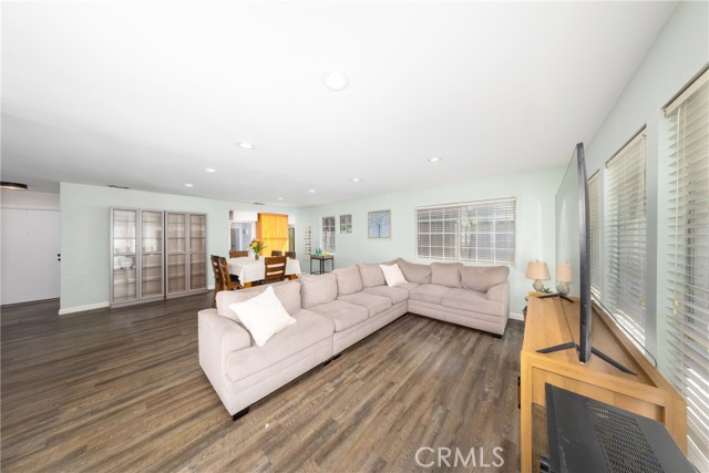 Detail Gallery Image 11 of 39 For 10512 Rose Hedge, Whittier,  CA 90606 - 5 Beds | 3 Baths