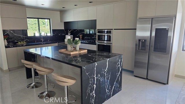 Detail Gallery Image 10 of 40 For 14242 Hortense, Sherman Oaks,  CA 91423 - 4 Beds | 4 Baths