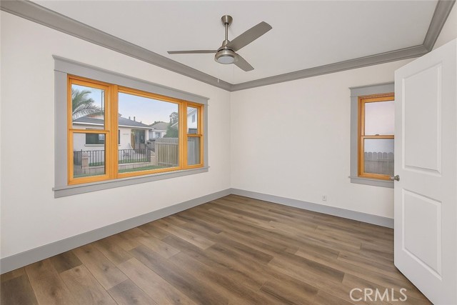 Detail Gallery Image 5 of 15 For 1350 E 8th, Long Beach,  CA 90813 - 5 Beds | 3 Baths