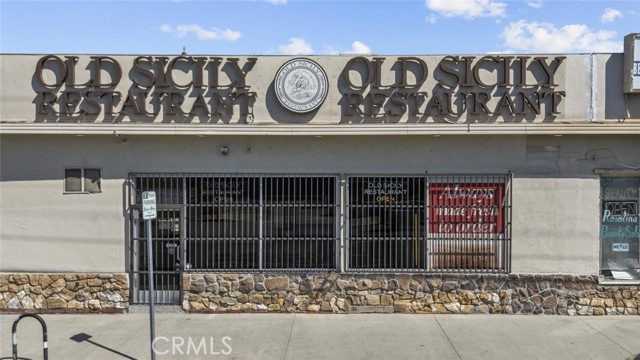 12061 Strathern Street, North Hollywood CA: https://media.crmls.org/medias/6c9c6507-2f06-4767-92eb-057d3e5a582c.jpg