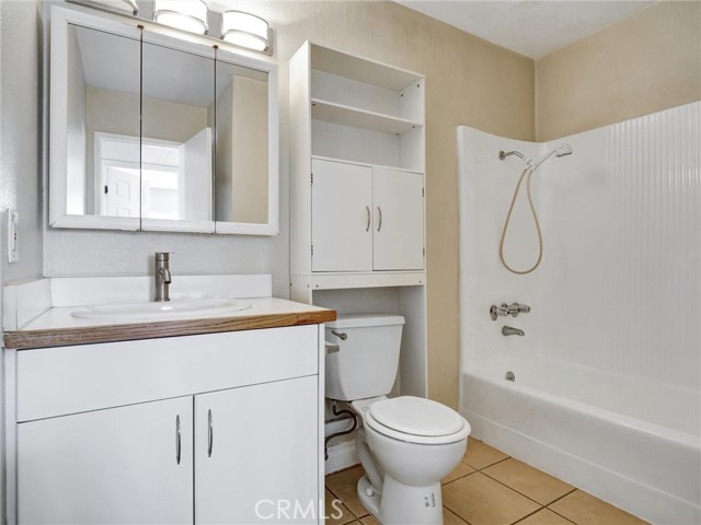 Detail Gallery Image 15 of 28 For 18350 Hatteras #123,  Tarzana,  CA 91356 - 3 Beds | 2 Baths