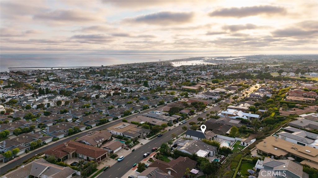 https://media.crmls.org/medias/6c9d6b47-c31c-449e-804d-a4d700a34f61.jpg?preset=X-Large