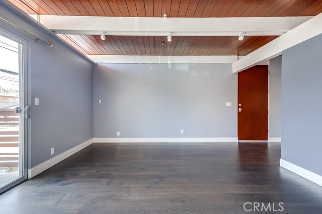 6715 E Ocean Boulevard, Long Beach CA: https://media.crmls.org/medias/6c9e9366-d33d-460c-a77b-46b6428f0a1f.jpg