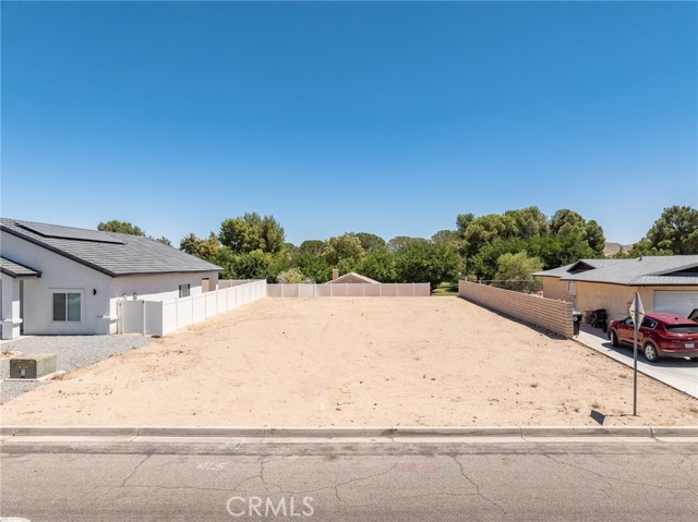 Detail Gallery Image 4 of 22 For 26701 Blue Water Rd, Helendale,  CA 92342 - – Beds | – Baths