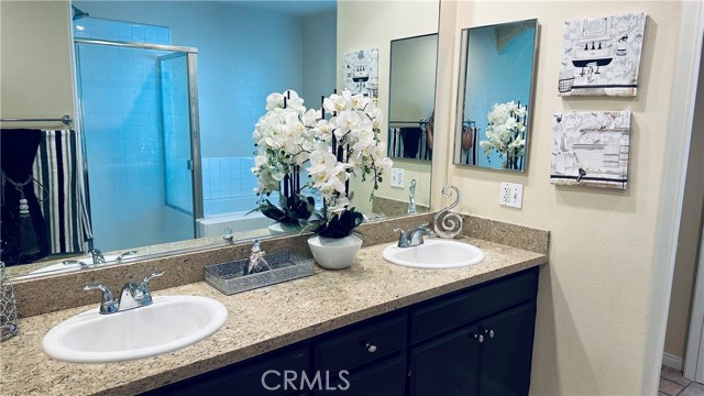 Detail Gallery Image 32 of 45 For 18336 1/2 Keswick St, Reseda,  CA 91335 - 4 Beds | 3/1 Baths