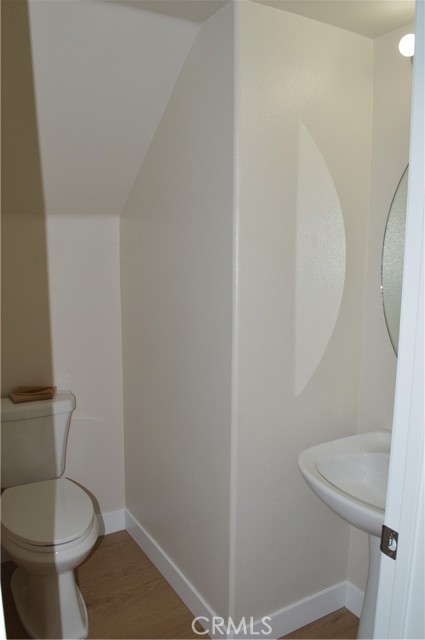 Detail Gallery Image 4 of 33 For 7004 Newport Ave, Fontana,  CA 92336 - 4 Beds | 2/1 Baths